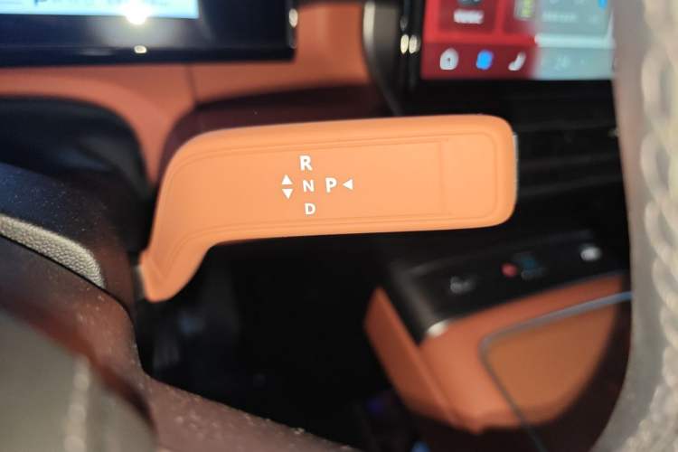 Used Formula Leopard Titanium 7 2025 Model 190 km Four-Wheel Drive Ultra Edition Gear Lever