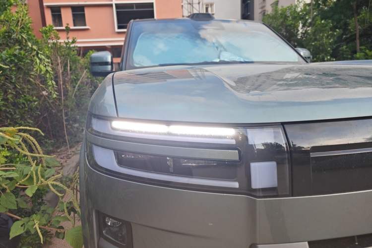Used Formula Leopard Titanium 7 2025 Model 190 km Four-Wheel Drive Ultra Edition Right Front Headlight