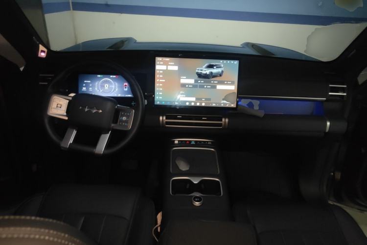 Used Formula Leopard Titanium 7 2025 Model 200 km Two-Wheel Drive Max Edition Center Console