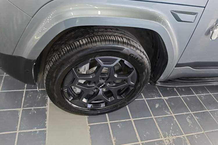 Used Formula Leopard Titanium 7 2025 Model 190 km Four-Wheel Drive Ultra Edition Exterior 4