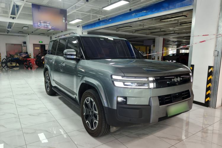 Used Formula Leopard Titanium 7 2025 Model 200 km Two-Wheel Drive Max Edition Front Right 45 Deg