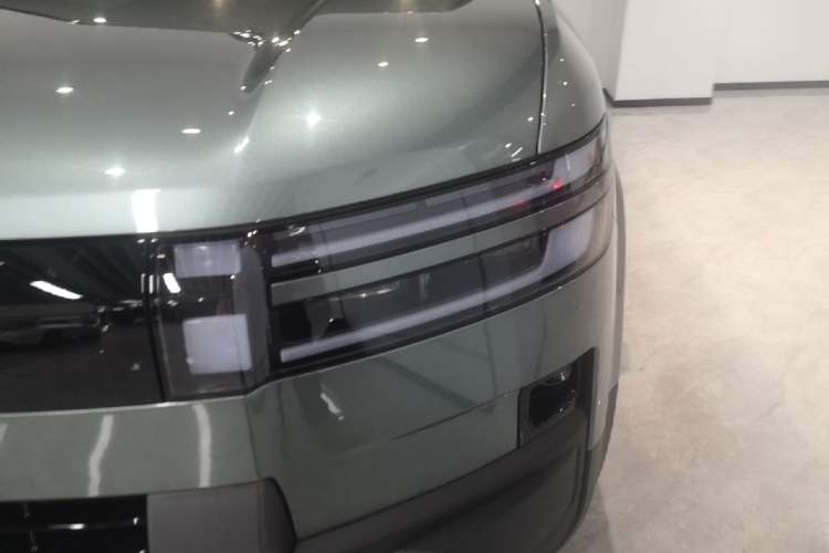 Used Formula Leopard Titanium 7 2025 Model 190 km Four-Wheel Drive Ultra Edition Left Front Headlight