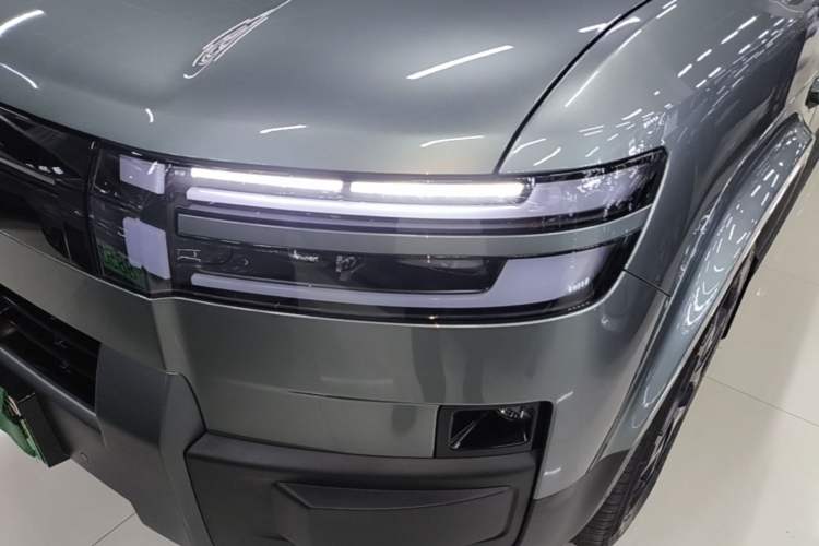 Used Formula Leopard Titanium 7 2025 Model 190 km Four-Wheel Drive Ultra Edition Left Front Headlight