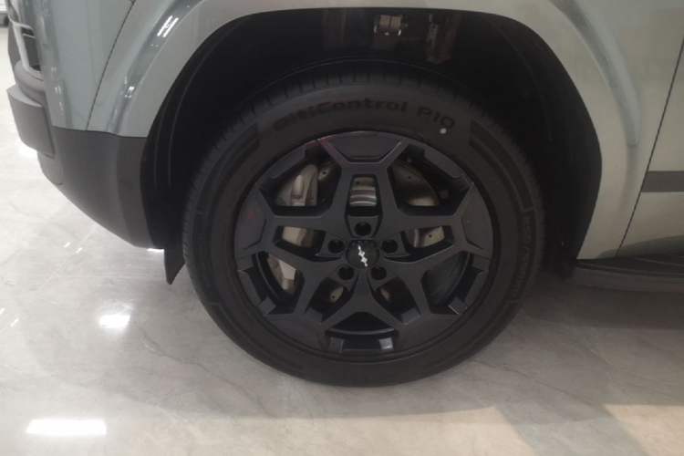 Used Formula Leopard Titanium 7 2025 Model 190 km Four-Wheel Drive Ultra Edition Left Front Wheel Hub