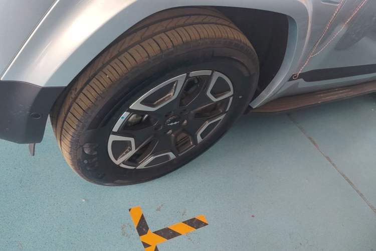 Used Formula Leopard Titanium 7 2025 Model 190 km Four-Wheel Drive Max Edition Left Front Wheel Hub