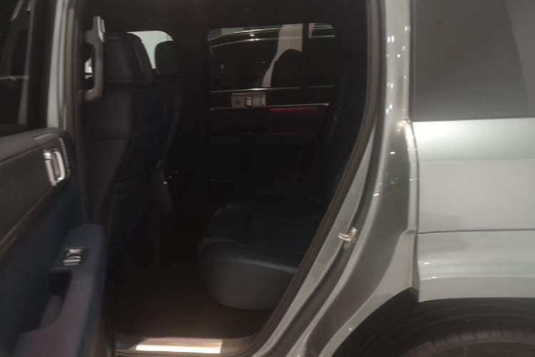 Used Formula Leopard Titanium 7 2025 Model 190 km Four-Wheel Drive Ultra Edition Left Rear Seat