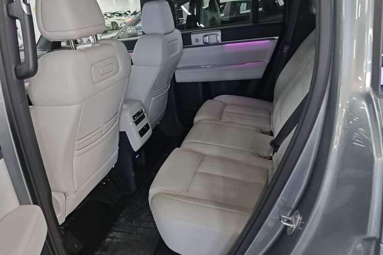 Used Formula Leopard Titanium 7 2025 Model 190 km Four-Wheel Drive Ultra Edition Left Rear Seat
