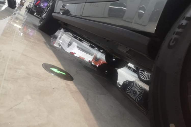 Used Formula Leopard Titanium 7 2025 Model 190 km Four-Wheel Drive Ultra Edition Left Side Sill
