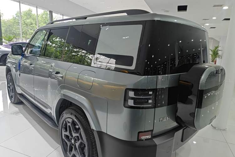 Used Formula Leopard Titanium 7 2025 Model 190 km Four-Wheel Drive Ultra Edition Rear Left 45 Deg