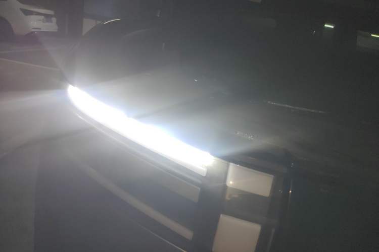 Used Formula Leopard Titanium 7 2025 Model 200 km Two-Wheel Drive Max Edition Right Front Headlight