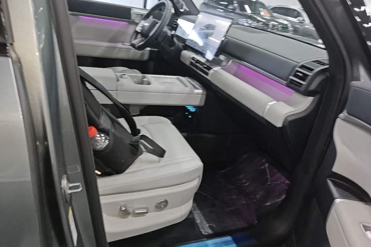 Used Formula Leopard Titanium 7 2025 Model 190 km Four-Wheel Drive Ultra Edition Right Front Seat