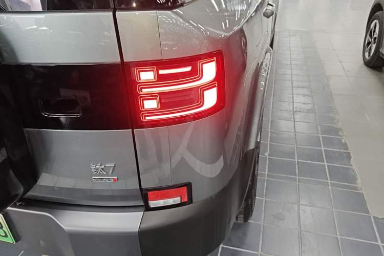 Used Formula Leopard Titanium 7 2025 Model 190 km Four-Wheel Drive Ultra Edition Right Rear Taillight