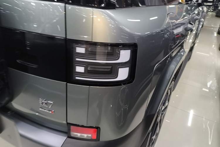 Used Formula Leopard Titanium 7 2025 Model 190 km Four-Wheel Drive Ultra Edition Right Rear Taillight
