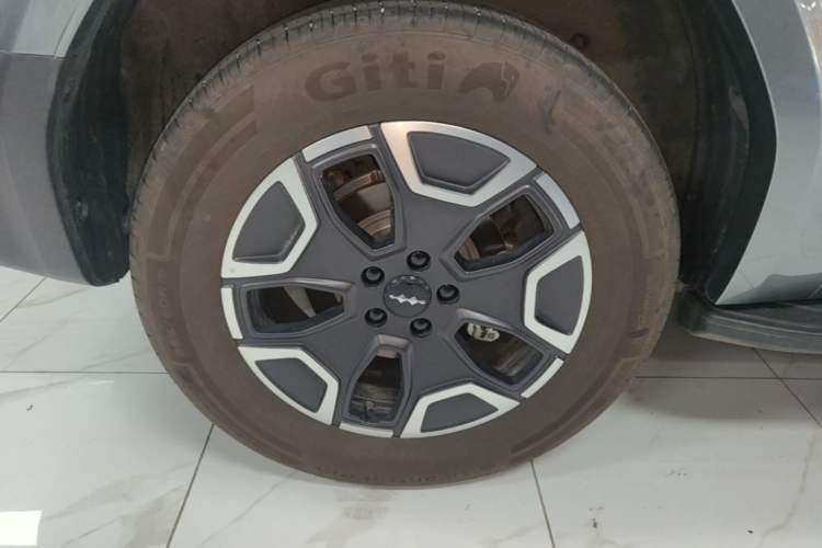 Used Formula Leopard Titanium 7 2025 Model 200 km Two-Wheel Drive Max Edition Right Rear Wheel Hub