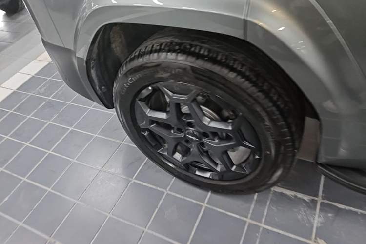Used Formula Leopard Titanium 7 2025 Model 190 km Four-Wheel Drive Ultra Edition Right Rear Wheel Hub