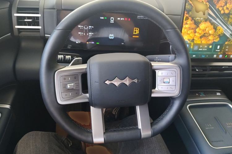 Used Formula Leopard Titanium 7 2025 Model 190 km Four-Wheel Drive Ultra Edition Steering Wheel