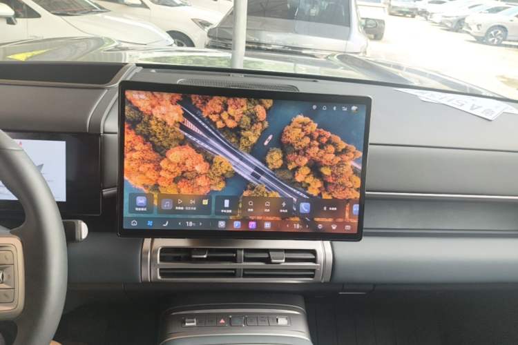 Used Formula Leopard Titanium 7 2025 Model 190 km Four-Wheel Drive Ultra Edition Audio And AC Panel