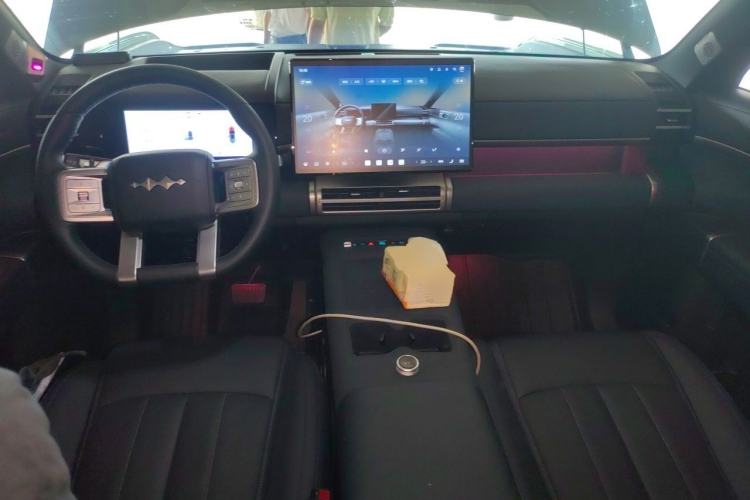 Used Formula Leopard Titanium 7 2025 Model 190 km Four-Wheel Drive Ultra Edition Center Console
