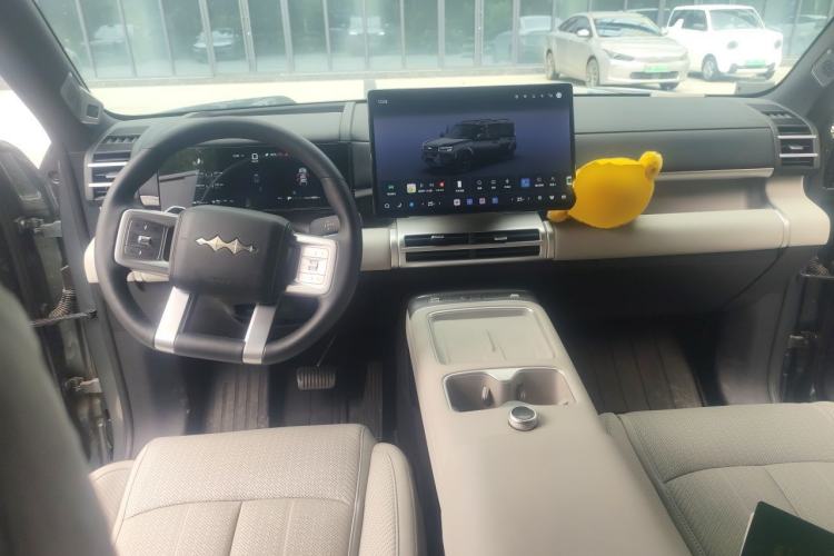 Used Formula Leopard Titanium 7 2025 Model 190 km Four-Wheel Drive Ultra Edition Center Console