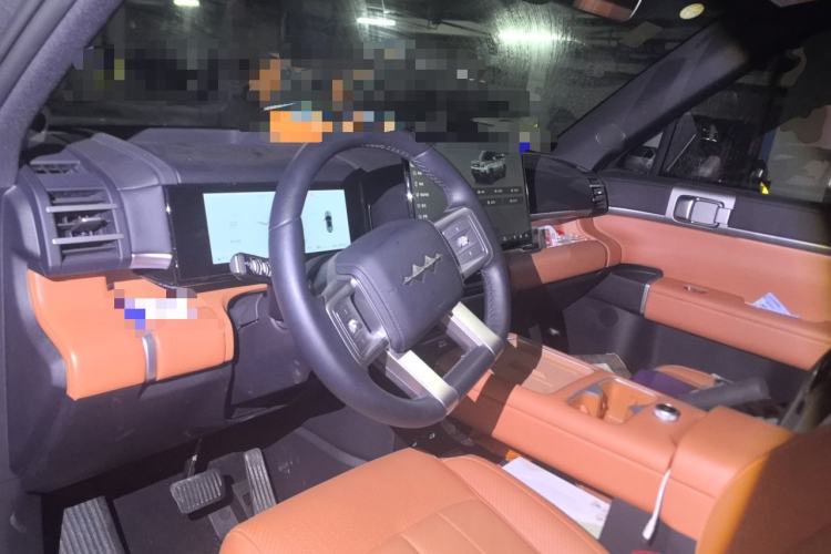 Used Formula Leopard Titanium 7 2025 Model 200 km Two-Wheel Drive Max Edition Center Console