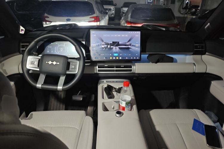 Used Formula Leopard Titanium 7 2025 Model 190 km Four-Wheel Drive Ultra Edition Center Console