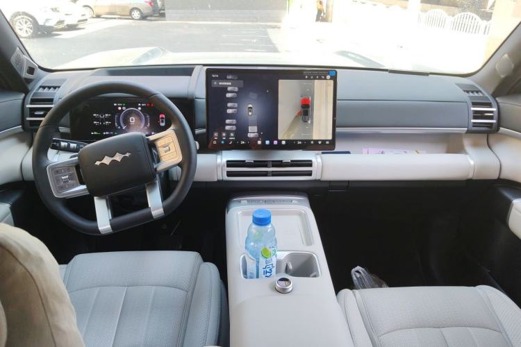 Used Formula Leopard Titanium 7 2025 Model 190 km Four-Wheel Drive Ultra Edition Center Console