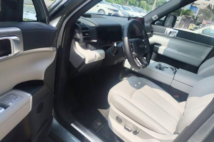 Used Formula Leopard Titanium 7 2025 Model 190 km Four-Wheel Drive Ultra Edition Driver Seat