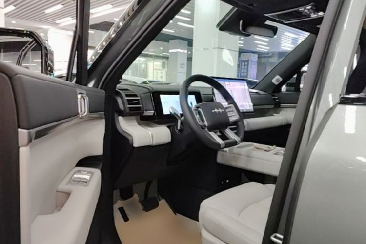 Used Formula Leopard Titanium 7 2025 Model 190 km Four-Wheel Drive Ultra Edition Driver Seat