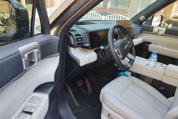 Used Formula Leopard Titanium 7 2025 Model 190 km Four-Wheel Drive Ultra Edition Driver Seat