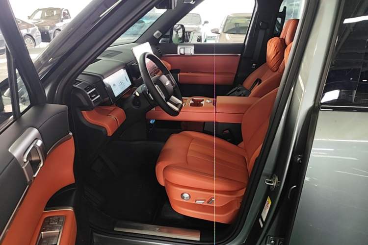 Used Formula Leopard Titanium 7 2025 Model 190 km Four-Wheel Drive Ultra Edition Driver Seat