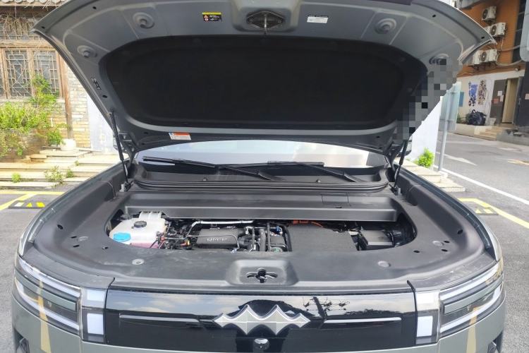 Used Formula Leopard Titanium 7 2025 Model 190 km Four-Wheel Drive Ultra Edition Engine Bay