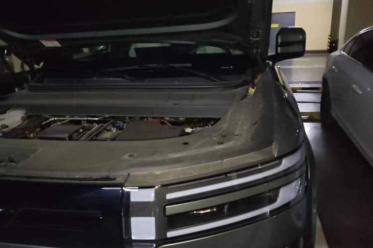Used Formula Leopard Titanium 7 2025 Model 190 km Four-Wheel Drive Ultra Edition Engine Bay Left