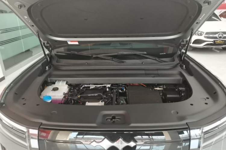 Used Formula Leopard Titanium 7 2025 Model 190 km Four-Wheel Drive Max Edition Engine Bay