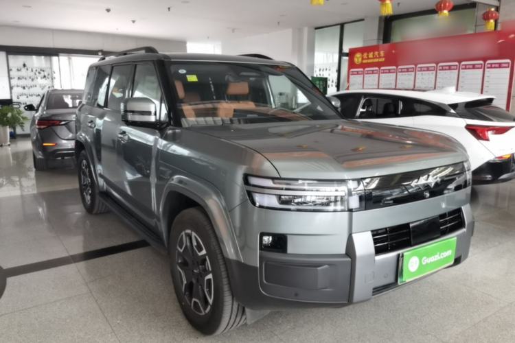 Used Formula Leopard Titanium 7 2025 Model 200 km Two-Wheel Drive Max Edition Front Right 45 Deg