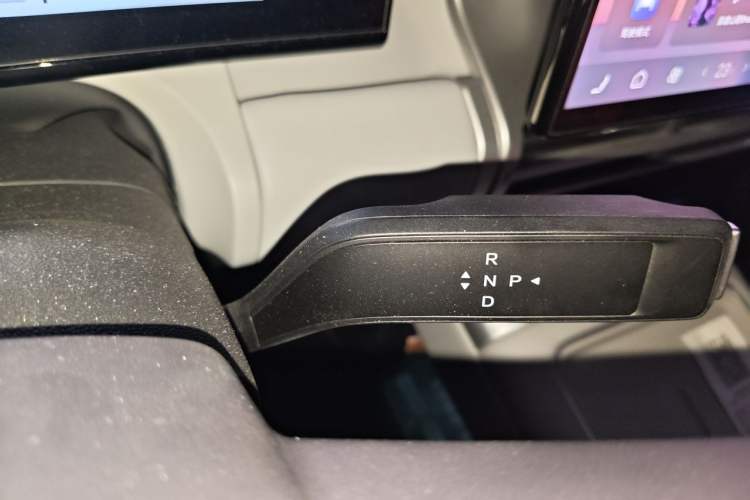 Used Formula Leopard Titanium 7 2025 Model 190 km Four-Wheel Drive Ultra Edition Gear Lever