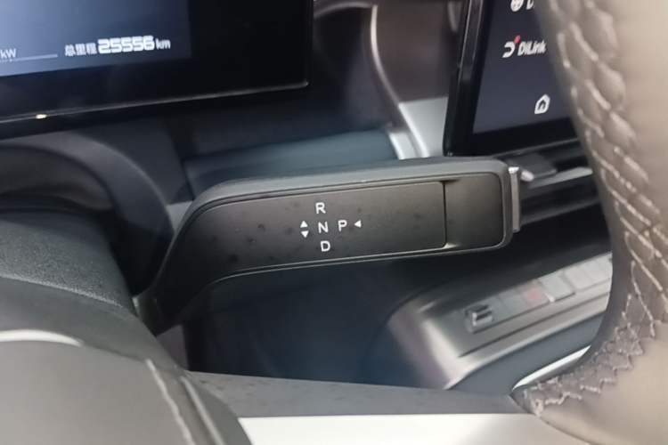 Used Formula Leopard Titanium 7 2025 Model 190 km Four-Wheel Drive Ultra Edition Gear Lever