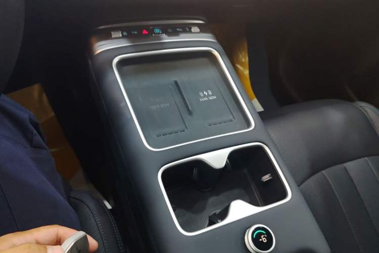 Used Formula Leopard Titanium 7 2025 Model 190 km Four-Wheel Drive Ultra Edition Gear Lever