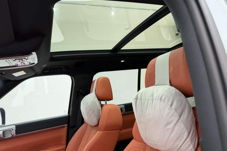 Used Formula Leopard Titanium 7 2025 Model 190 km Four-Wheel Drive Ultra Edition Headliner