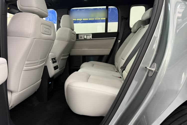 Used Formula Leopard Titanium 7 2025 Model 190 km Four-Wheel Drive Ultra Edition Interior 1