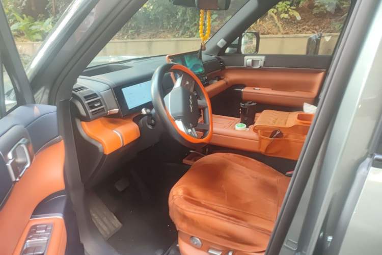 Used Formula Leopard Titanium 7 2025 Model 190 km Four-Wheel Drive Ultra Edition Interior 3