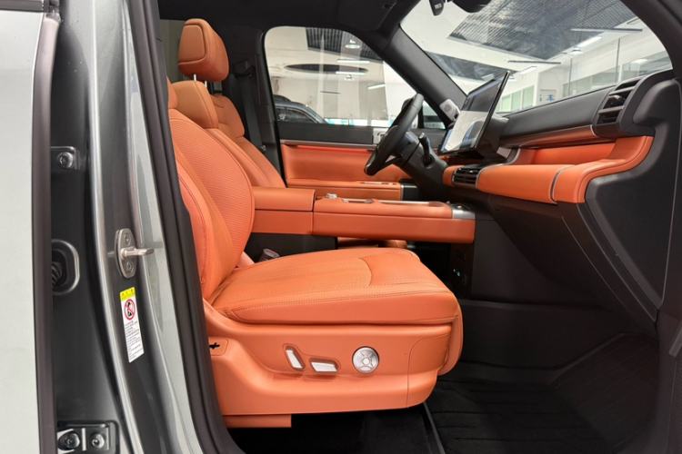 Used Formula Leopard Titanium 7 2025 Model 190 km Four-Wheel Drive Ultra Edition Interior 3