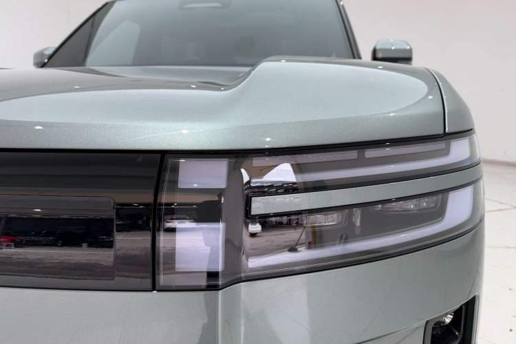 Used Formula Leopard Titanium 7 2025 Model 190 km Four-Wheel Drive Ultra Edition Left Front Headlight