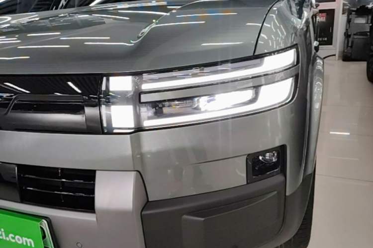 Used Formula Leopard Titanium 7 2025 Model 190 km Four-Wheel Drive Ultra Edition Left Front Headlight