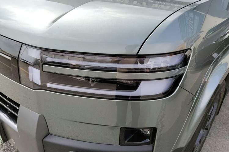Used Formula Leopard Titanium 7 2025 Model 190 km Four-Wheel Drive Ultra Edition Left Front Headlight