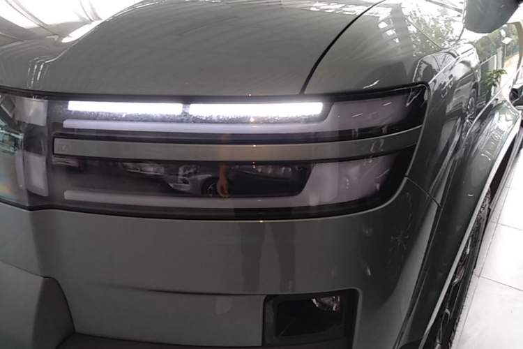 Used Formula Leopard Titanium 7 2025 Model 200 km Two-Wheel Drive Max Edition Left Front Headlight