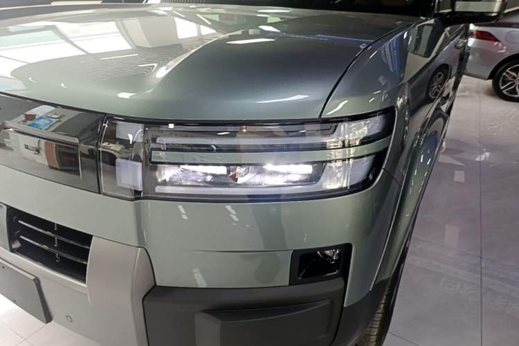 Used Formula Leopard Titanium 7 2025 Model 190 km Four-Wheel Drive Ultra Edition Left Front Headlight