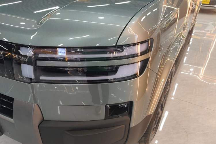 Used Formula Leopard Titanium 7 2025 Model 190 km Four-Wheel Drive Ultra Edition Left Front Headlight