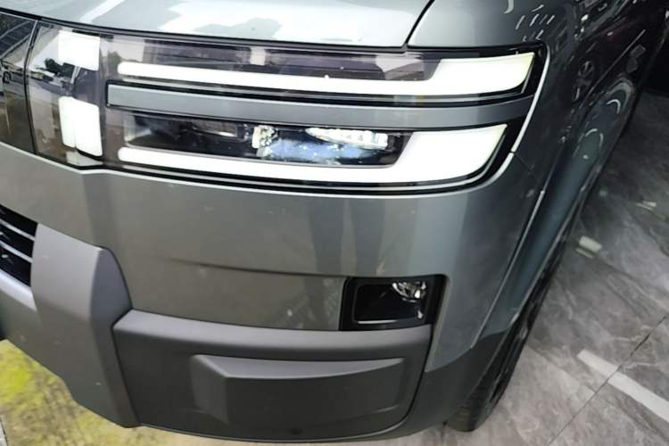 Used Formula Leopard Titanium 7 2025 Model 190 km Four-Wheel Drive Ultra Edition Left Front Headlight