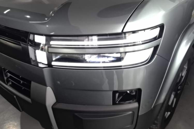 Used Formula Leopard Titanium 7 2025 Model 190 km Four-Wheel Drive Ultra Edition Left Front Headlight