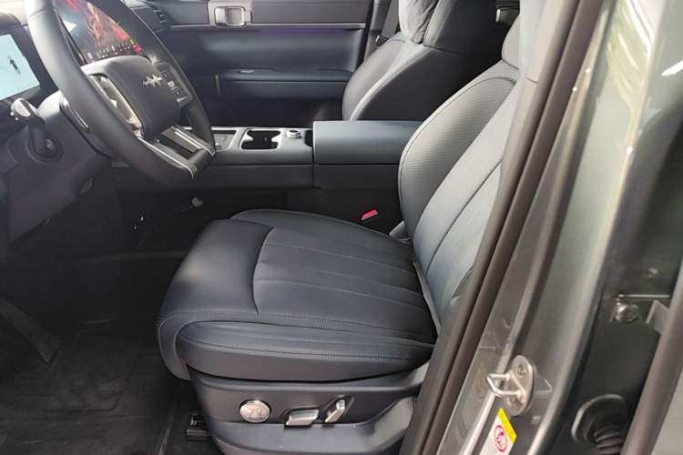 Used Formula Leopard Titanium 7 2025 Model 190 km Four-Wheel Drive Ultra Edition Left Front Seat